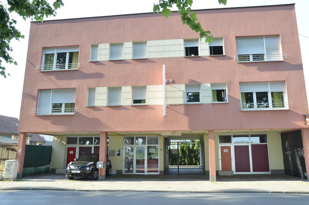 Guesthouse Sava Славонски брод Екстериор снимка